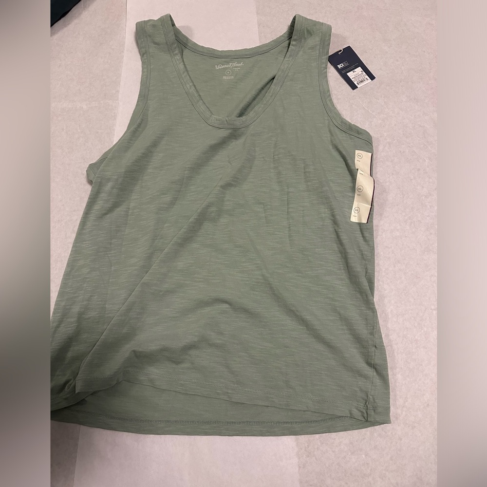 Universal Thread Green Tank Top
